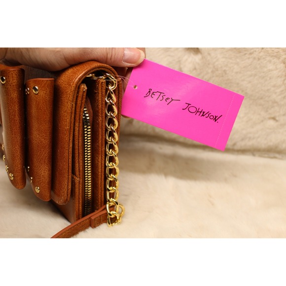 Betsey Johnson Studded Bow Crossbody Wallet Purse NWT Brown - Picture 8 of 13